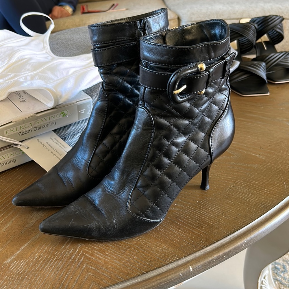 Vintage Burberry size uk 41 (is 9) quilted boots